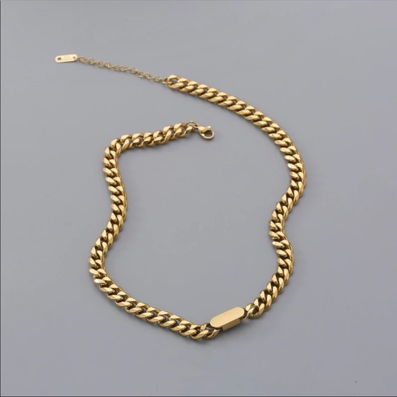 Women Chain Necklace with Clavicle Rectangular Pendant Gold Color - Picture 3 of 4
